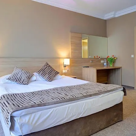 Hotel Romance Splendid And Varna